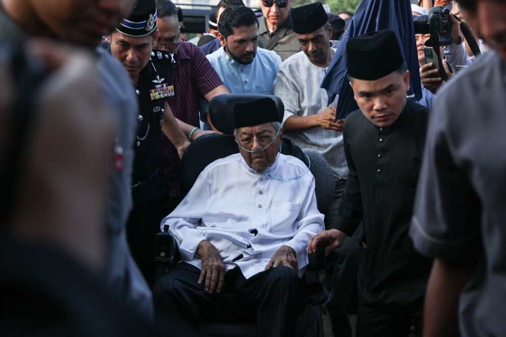 Tun Dr Mahathir dirawat di Institut Jantung Nasional untuk pemerhatian