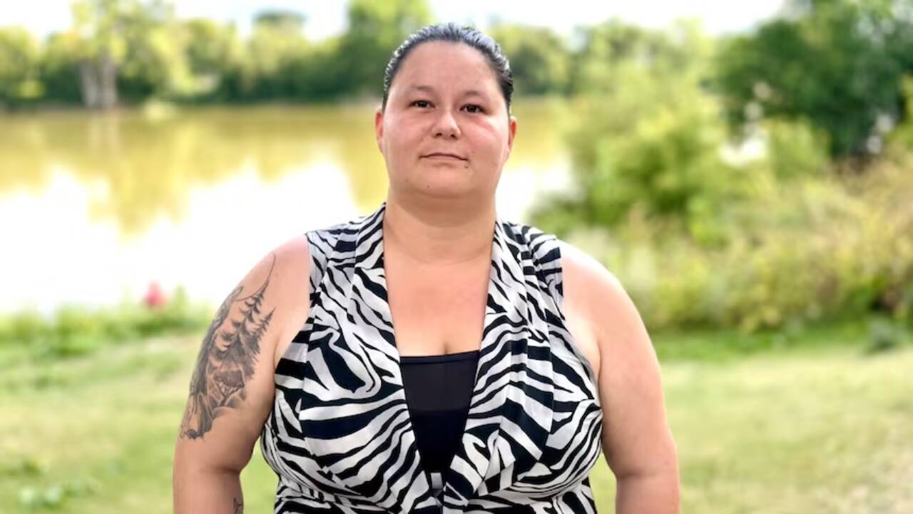 Canadian mother hailed hero after rescuing drowning father and child