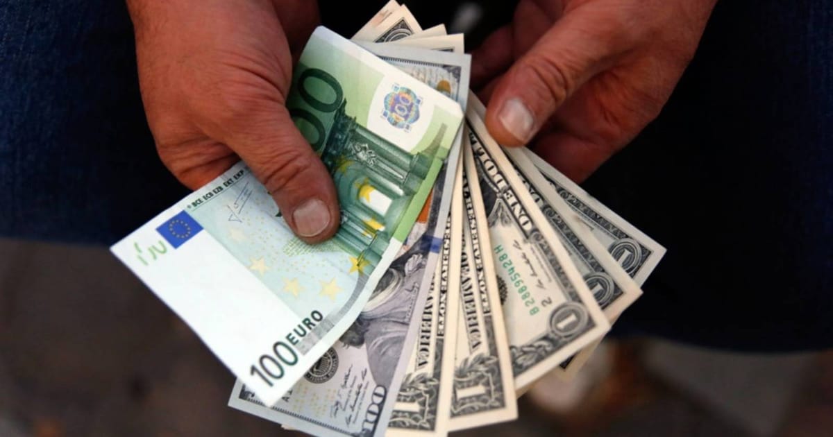 Dolar Mengukuh Sementara Euro Melemah Akibat Rusuhan di Perancis