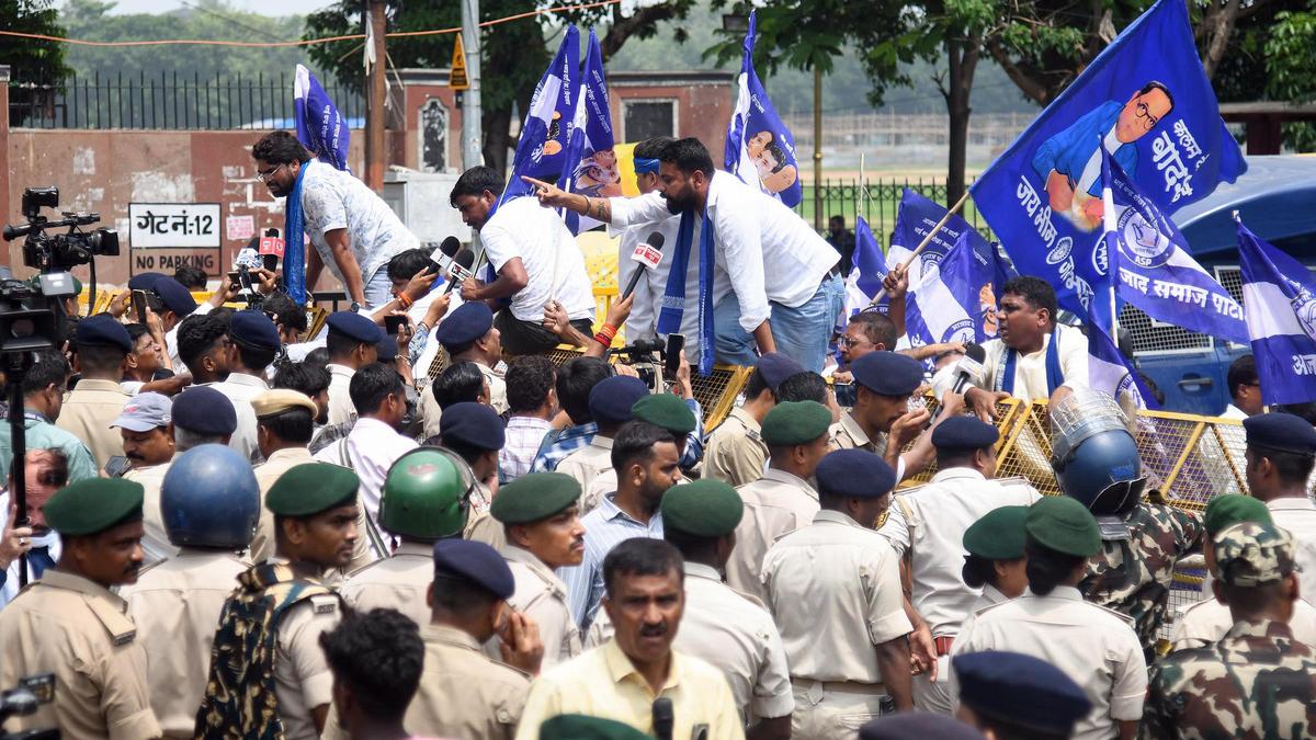 बिहार में भीम आर्मी का प्रदर्शन, पटना पुलिस से झड़प