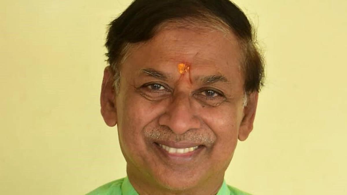 कर्नाटक पश्चिम में भाजपा-कांग्रेस की सीधी टक्कर, जेडीएस चुनाव से बाहर
