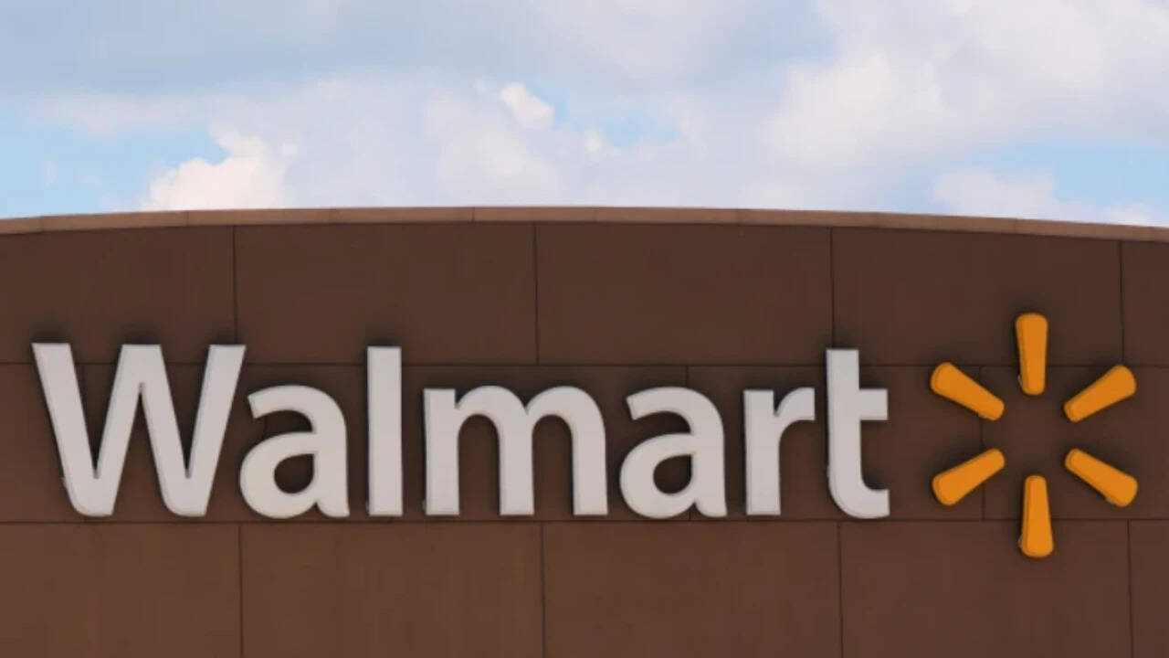 US appeals court overturns $975,000 Walmart fall verdict