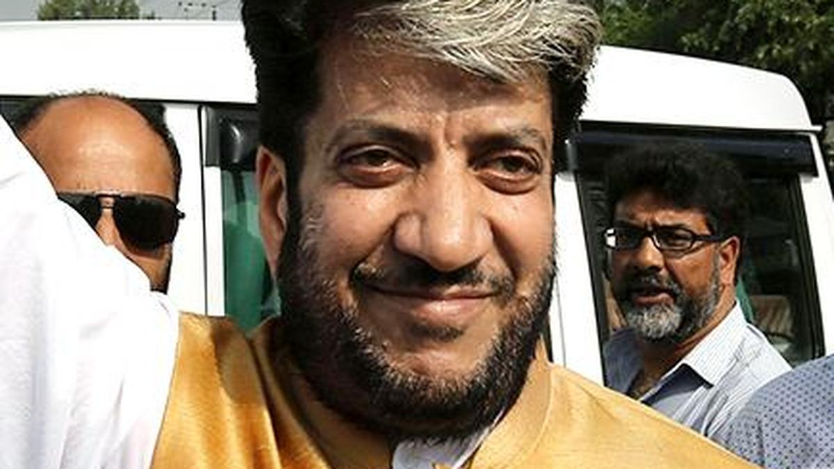 Mirwaiz slams bail denial for Shabir Shah as 'unjust'