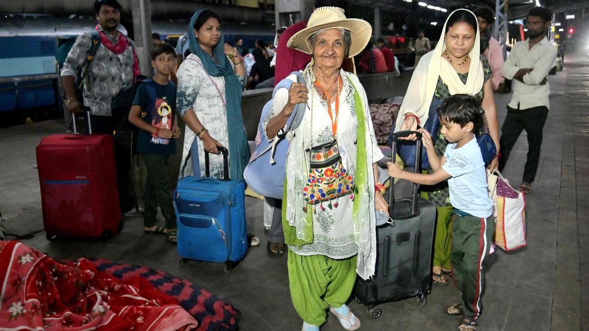 नागपुर के 102 तीर्थयात्री काठमांडू में फंसे, सुरक्षित लौटे घर