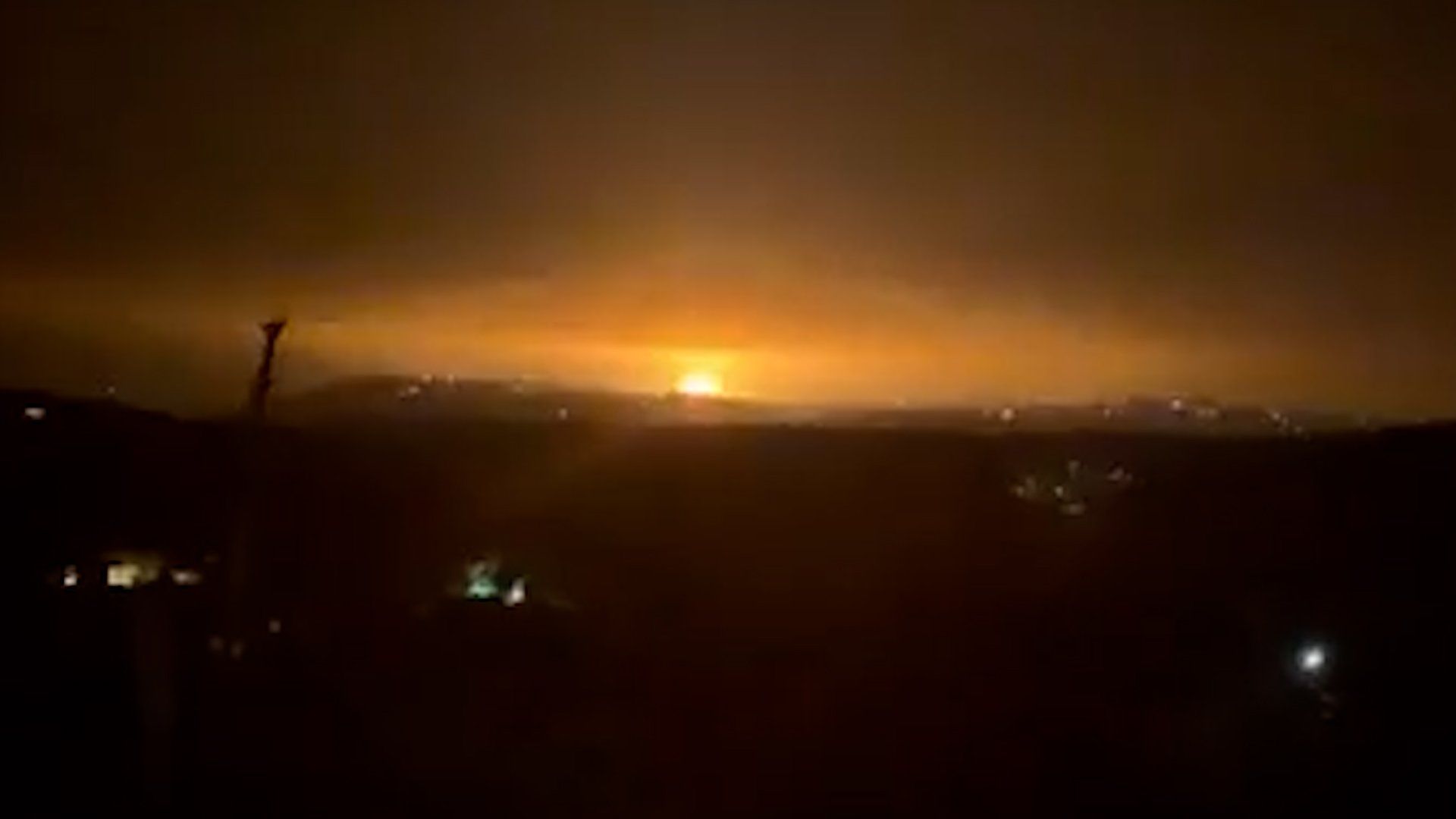 Israeli strikes kill at least 10 in southern Lebanon
