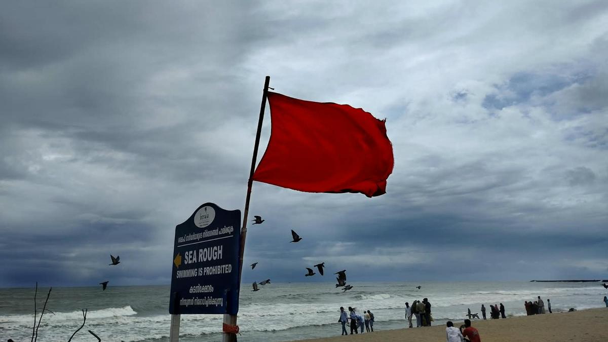 Kerala's Kozhikode district closes all beaches amid high wave warning
