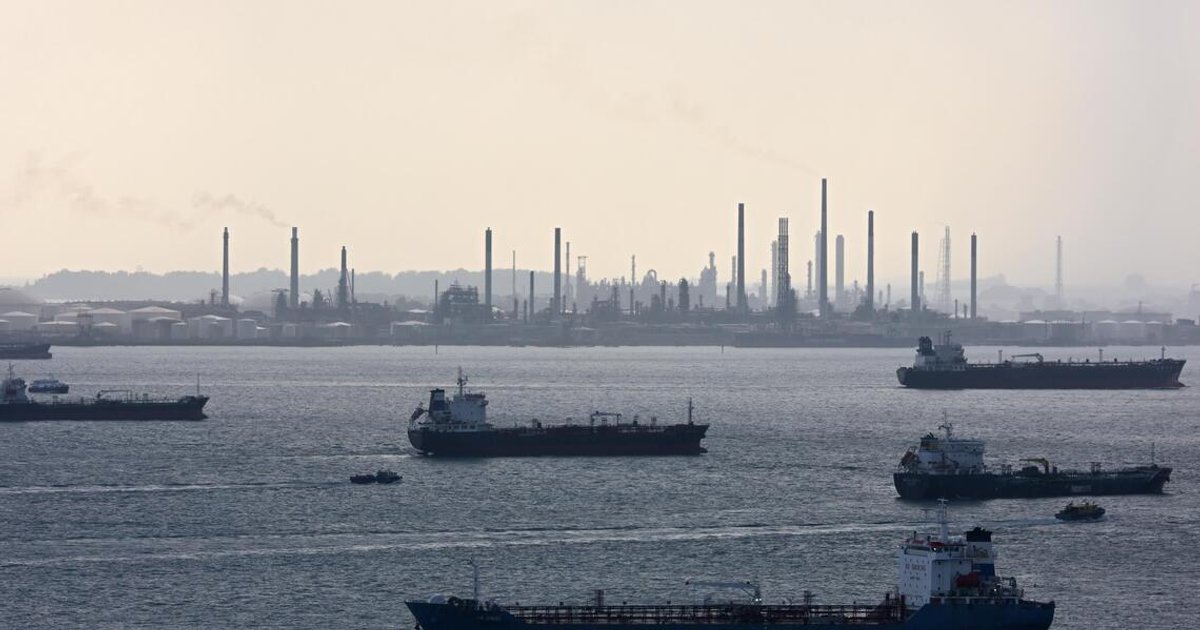 Equatorial positions for LNG bunker growth as new tanker arrives