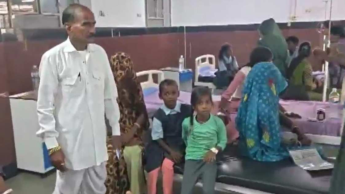 27 schoolchildren fall ill after mid-day meal in Kota