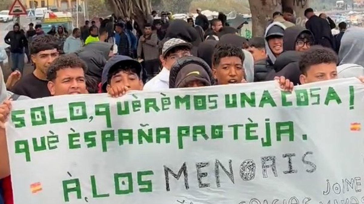 Migrant Children in Ceuta Demand Shelter After Police Clear Camp