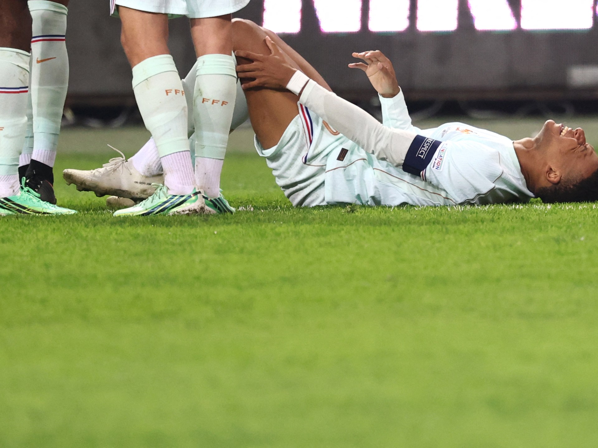 Mbappe sidelined for two weeks with knee injury