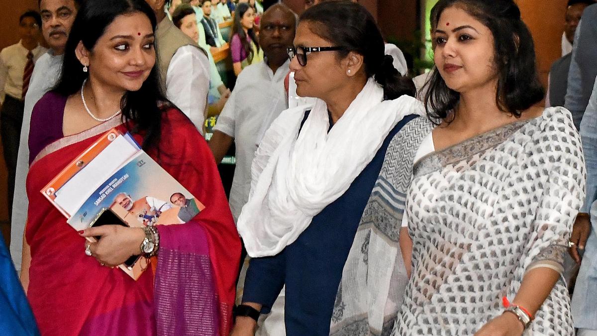 Rebel TMC MPs request extended deadline for Lok Sabha disqualification reply
