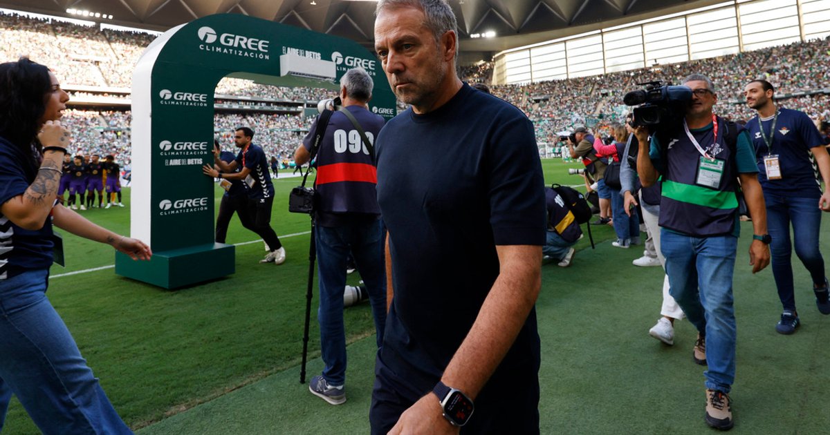 Flick confirms Raphinha return as Barcelona faces PSG, Real Madrid