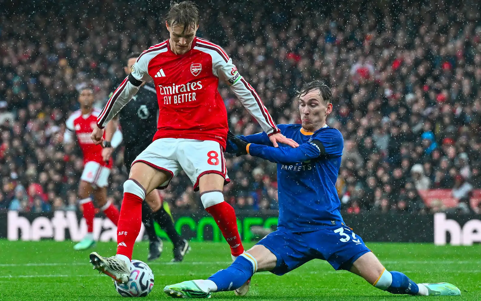 Arsenal tewaskan Everton, sama rata dengan Man City di puncak Liga Perdana