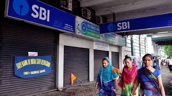 Bank unions call off planned strike after talks with industry body