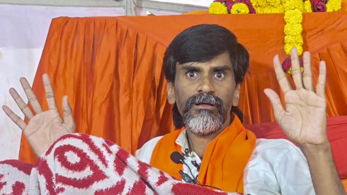 Maratha activist Jarange proceeds to Mumbai despite police denial