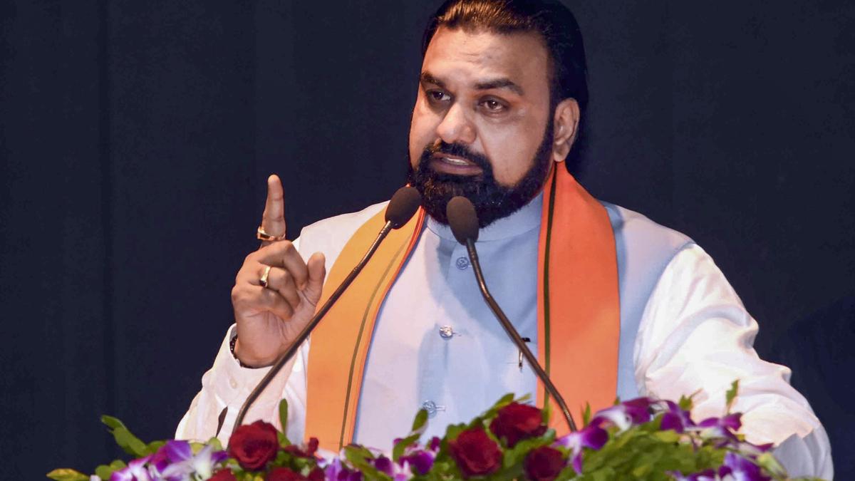 बिहार के मुख्यमंत्री ने जल शक्ति मंत्री से सिंचाई परियोजनाओं को तेजी देने की मांग की