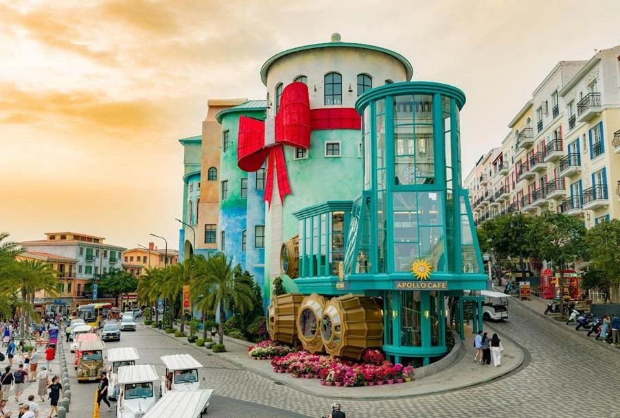 Phu Quoc's Apollo Cafe offers immersive design experience with upside-down town concept