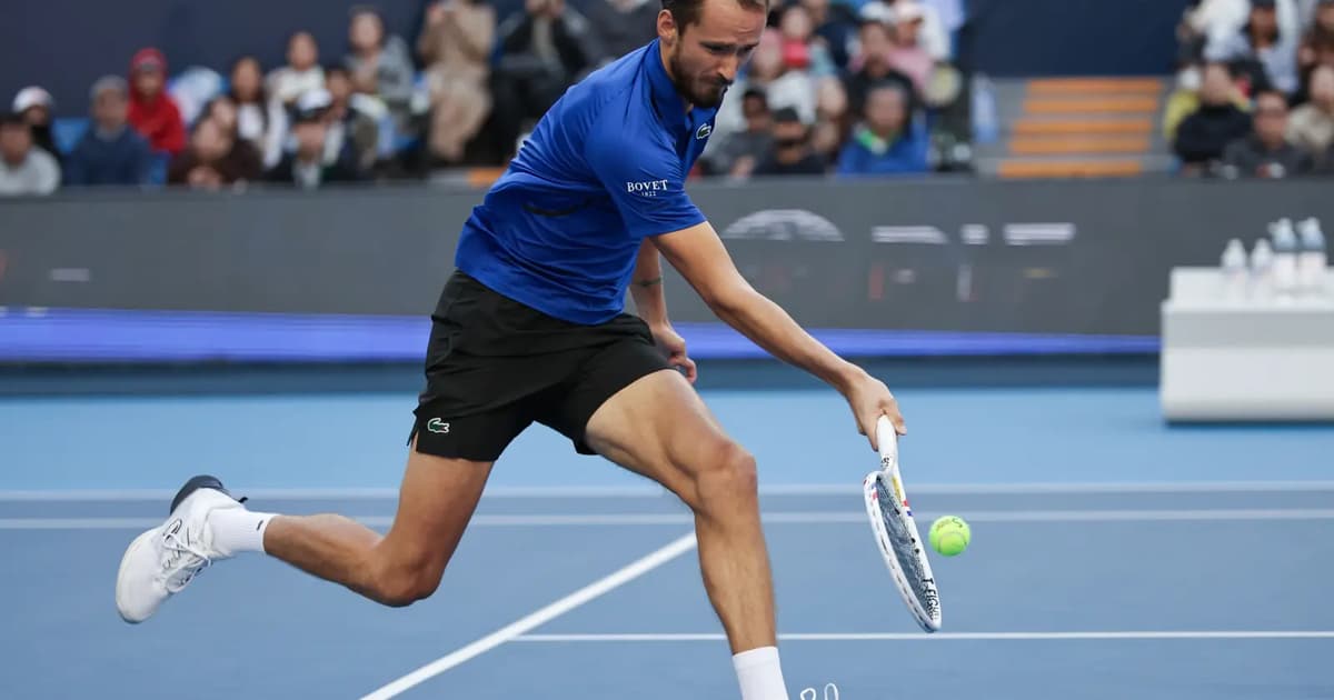 Medvedev disqualified from China Open semi-final after hitting ball into crowd