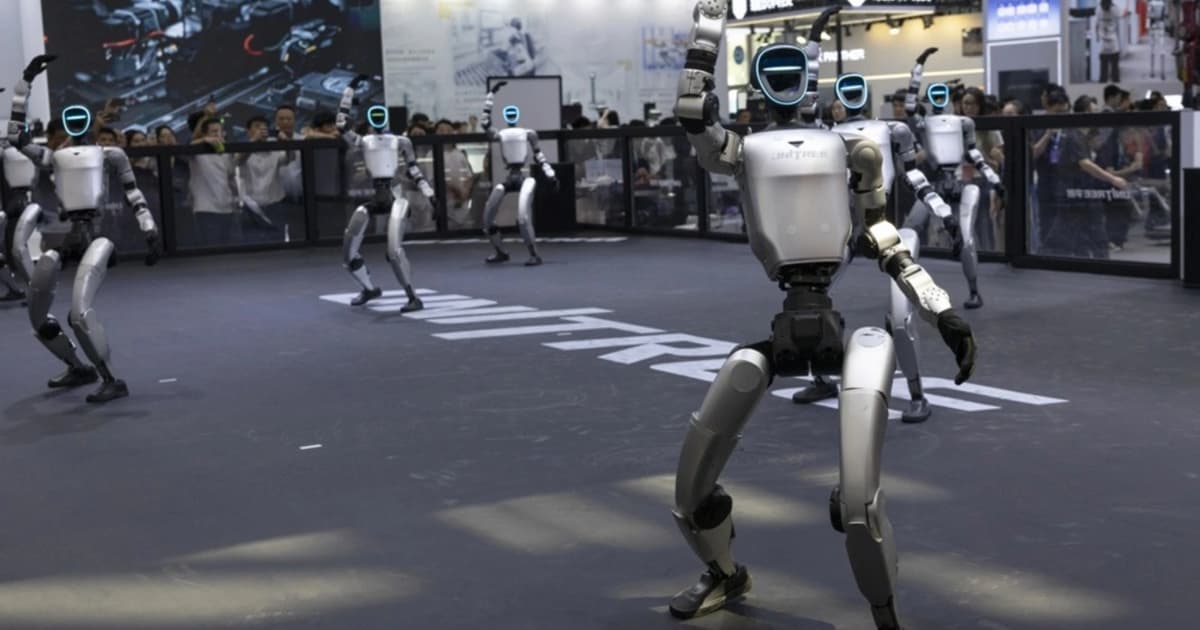 Global investors surge into China as tech competition intensifies