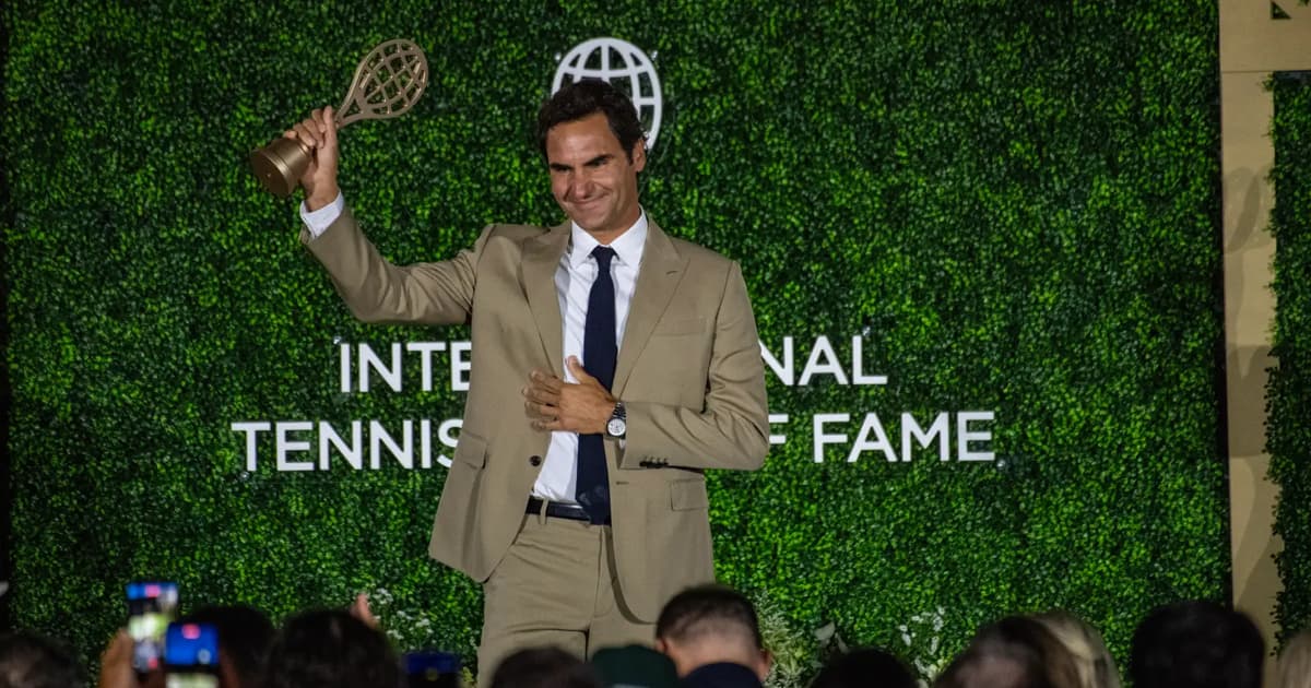 Federer Dimasukkan ke Dewan Kemasyhuran Tenis dengan Penuh Emosi