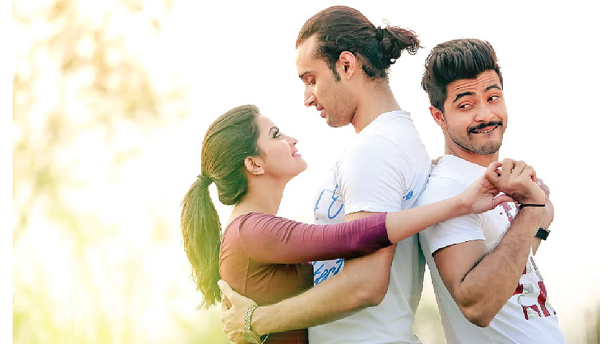 চর্কিতে 'আইসক্রিম': রাজ এবং তুষীর প্রথম চলচ্চিত্র স্মৃতিচারণ