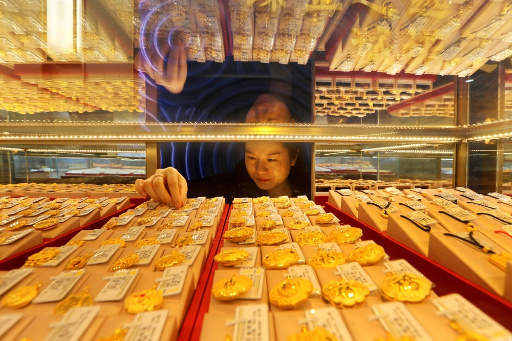 Gold buyers flock to Kelantan shops as prices dip to RM503 per gram