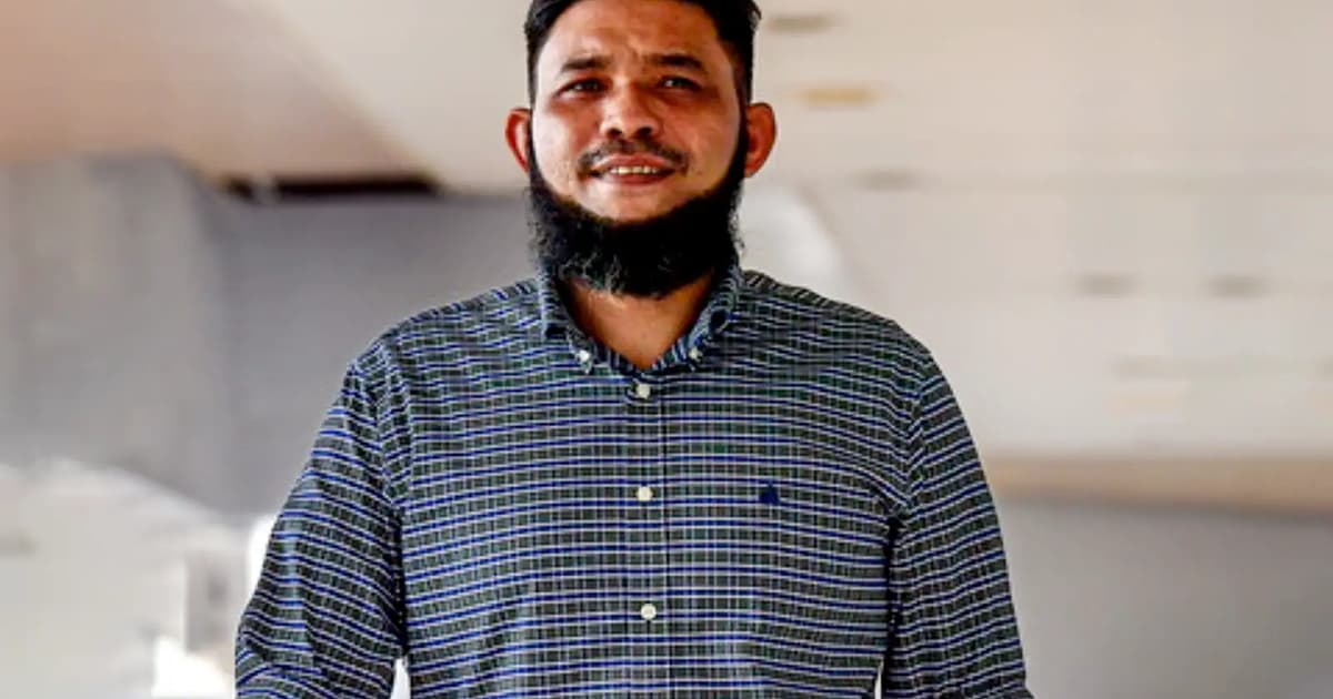 Court Delays Ruling on Blogger's Contempt of Court Appeal