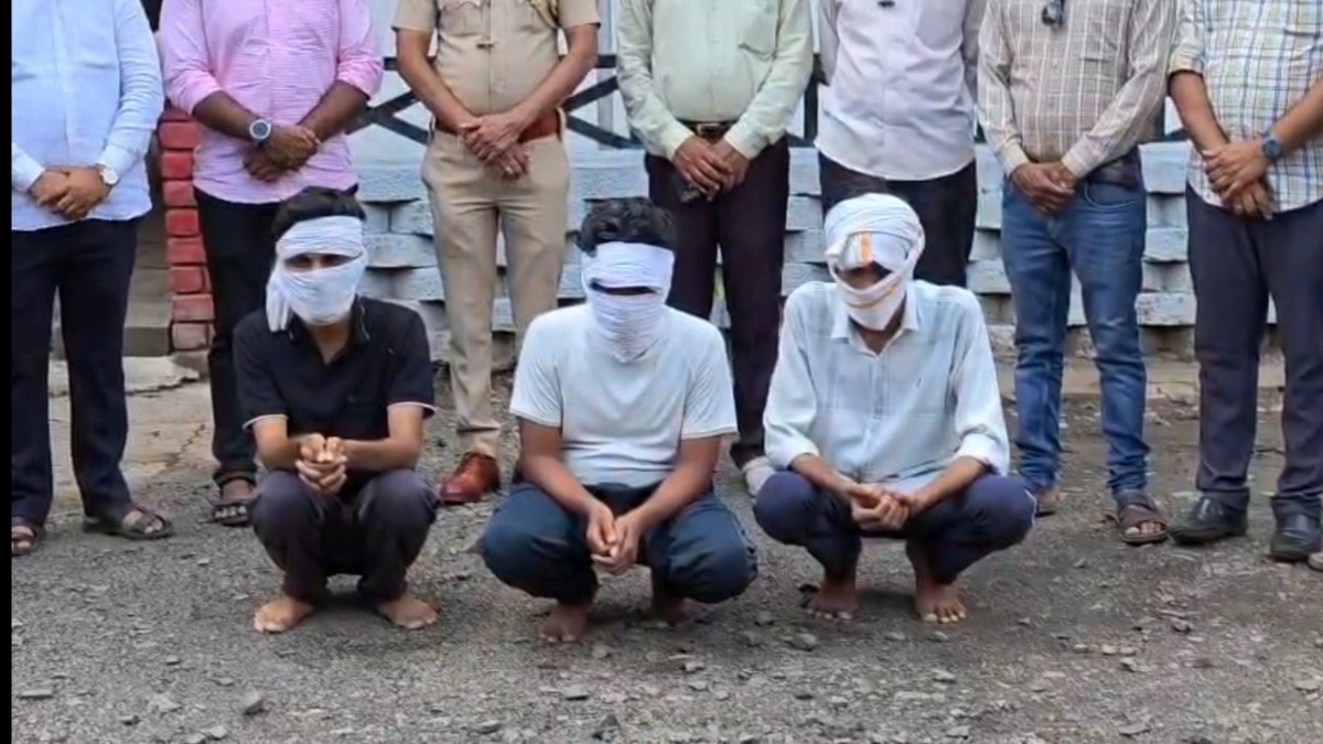 Three arrested for placing obscene QR codes at Ganesh pandal in Maharashtra