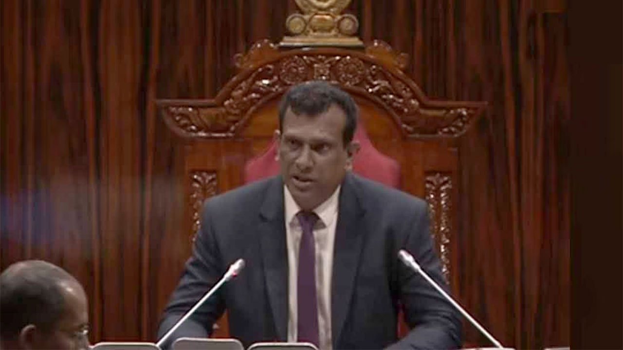 Parliament passes amended labour law protecting women and young workers