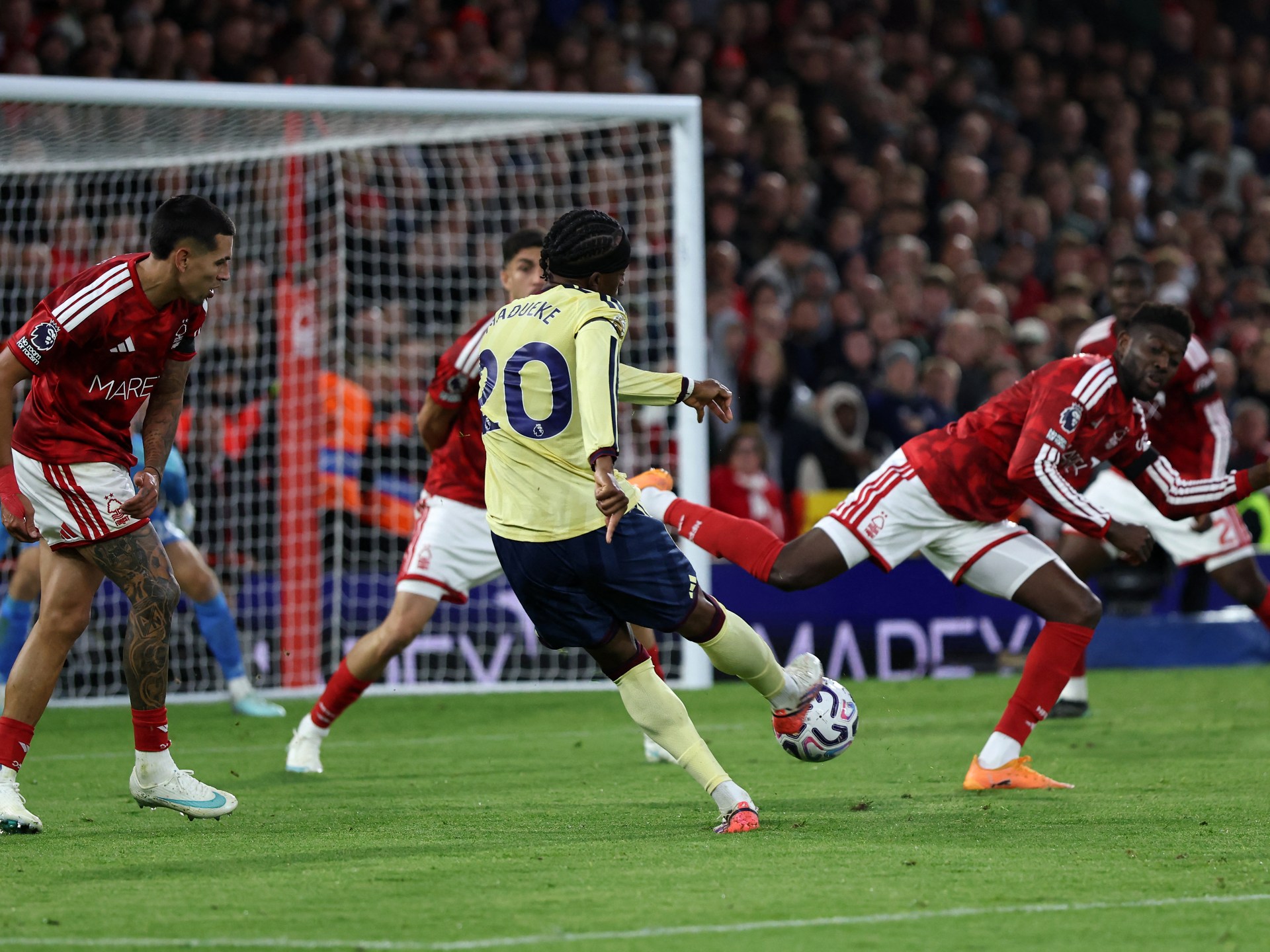 Madueke's Late Goal Gives Arsenal Narrow Victory Over Nottingham Forest