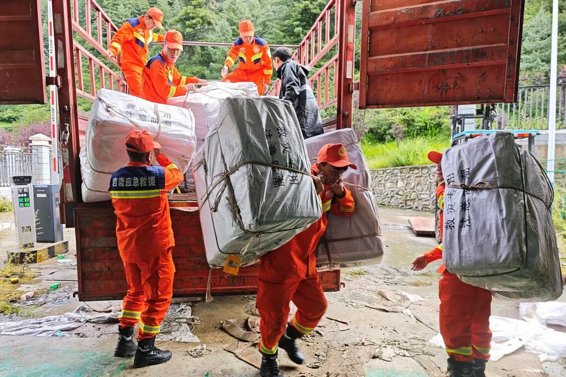 China suspends Tibet rescue operations due to flooding threat