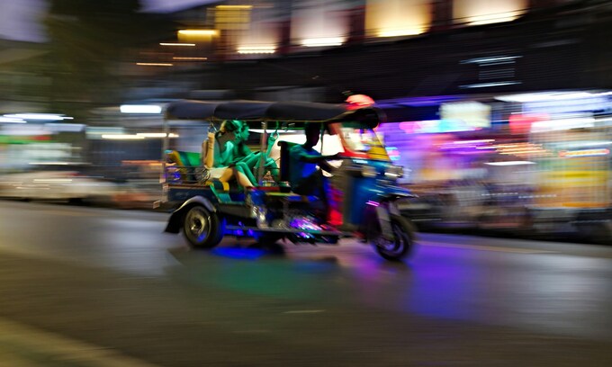 Bangkok livestreamer struck during confrontation with tuk-tuk driver