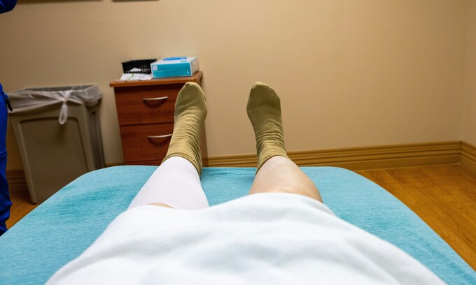 Chinese surgeons achieve world first with dual leg reattachment surgery