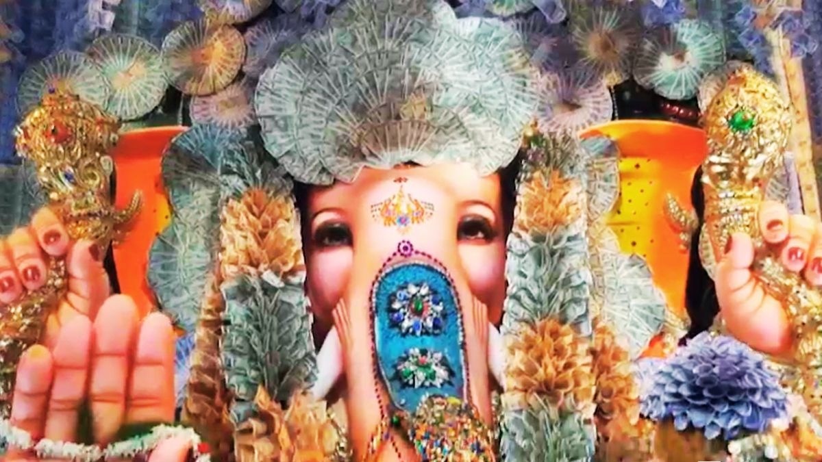 Telangana temple decorates Ganesha idols with currency notes worth ₹2.9 crore