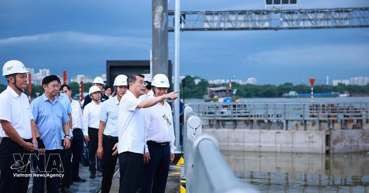 Vietnam PM reviews major infrastructure projects in Ho Chi Minh City