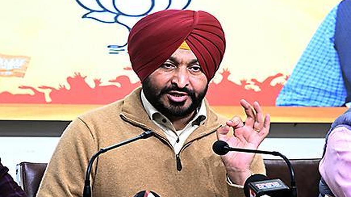 Congress leader Bittu alleges attack on cavalcade near Batala