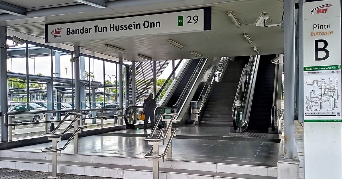 Penunggang motosikal cedera akibat kabel tergantung di viaduct MRT