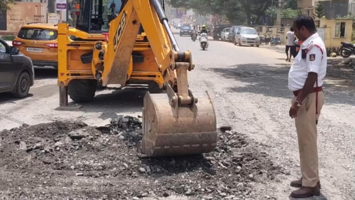Whitefield traffic police, residents collaborate on emergency road repairs