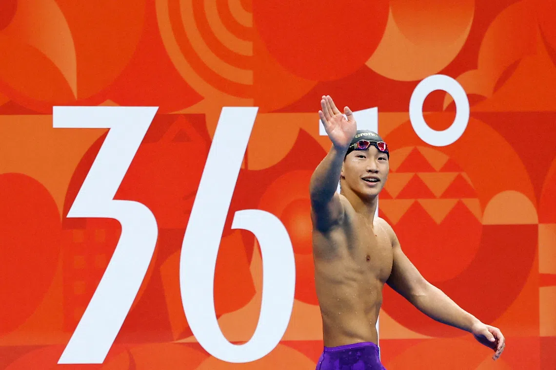 Japanese teen Ohashi shatters 200m breaststroke world record