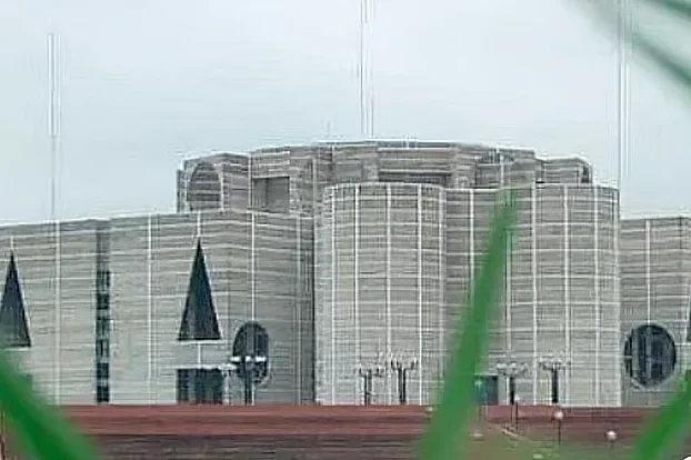 Bangladesh caretaker government faces hurdles in chief adviser selection