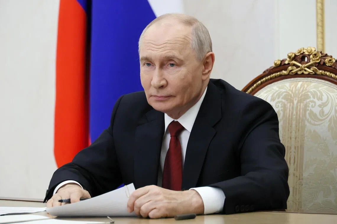 Russian President's pen choice sparks speculation over Japanese manufacturer