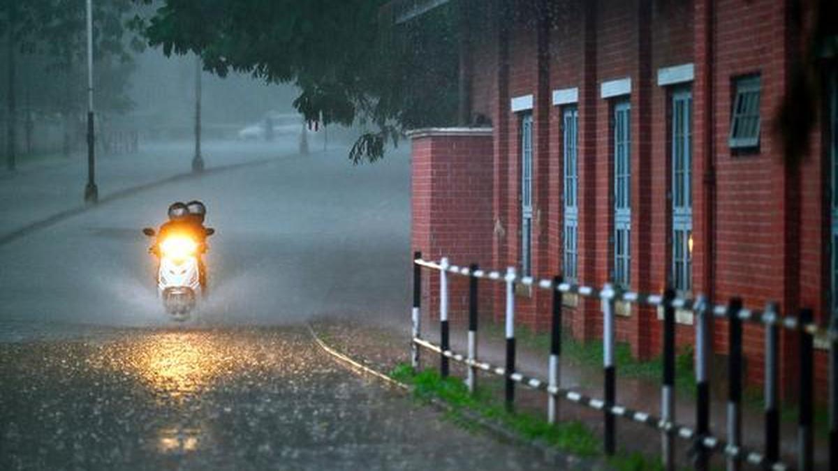 केरल में बारिश का कहर, चार जिलों के लिए संतरी चेतावनी जारी