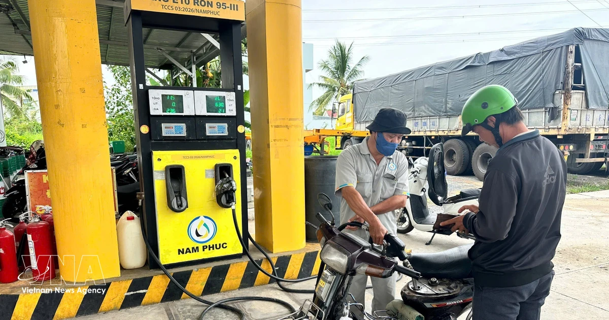 Vietnam cuts petrol prices as fuel costs ease across region