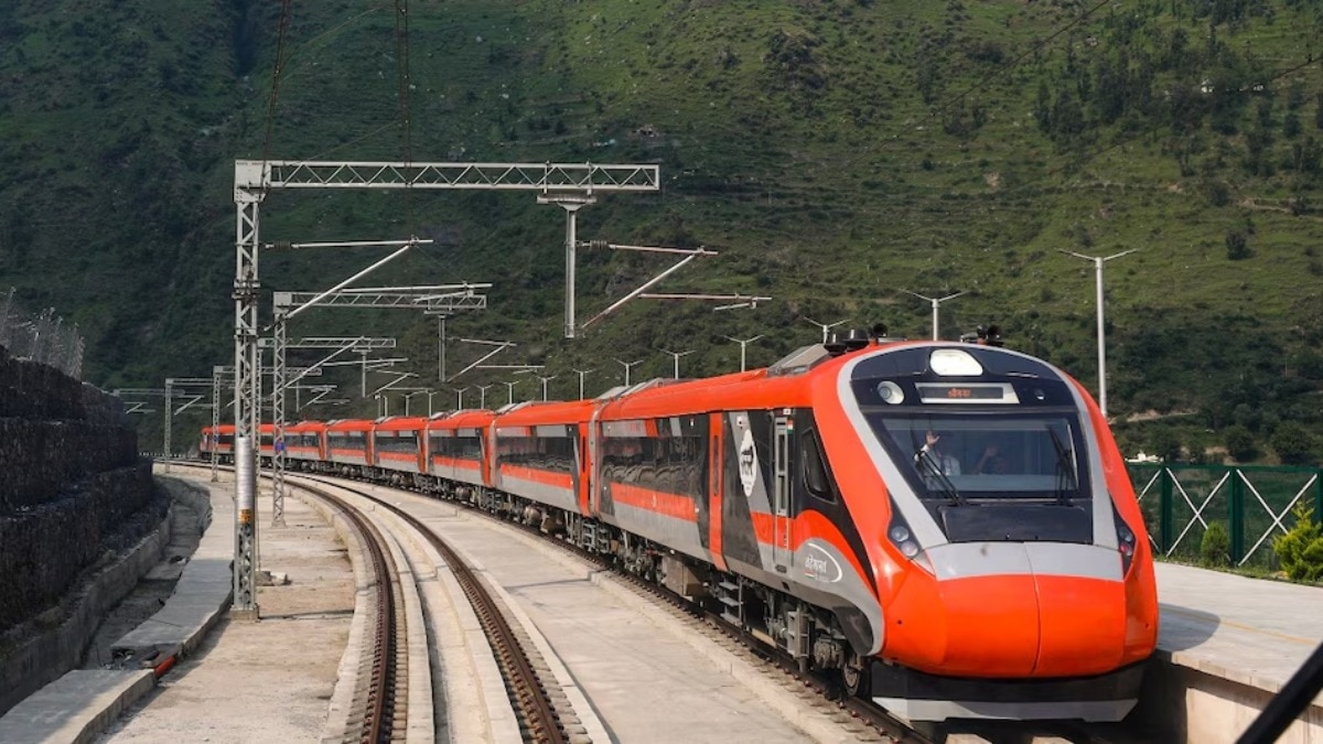 Vande Bharat Express service between Surat and Udaipur commences