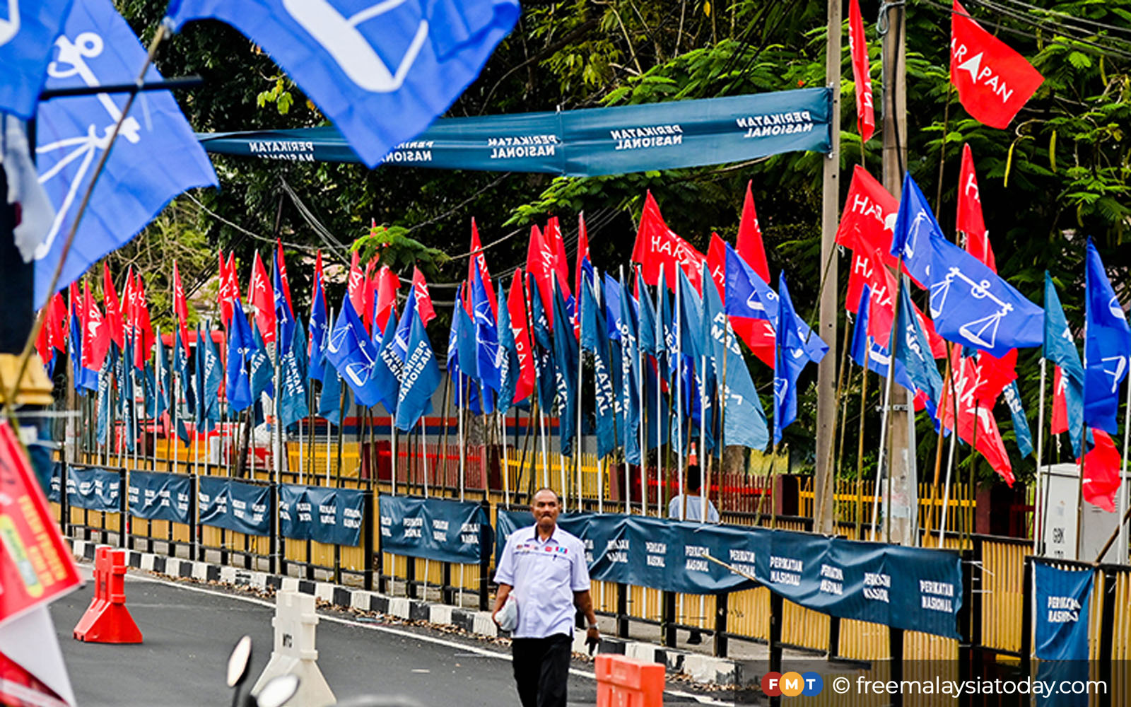 Politik identiti lawan isu ekonomi dalam pilihan pengundi muda Melaka