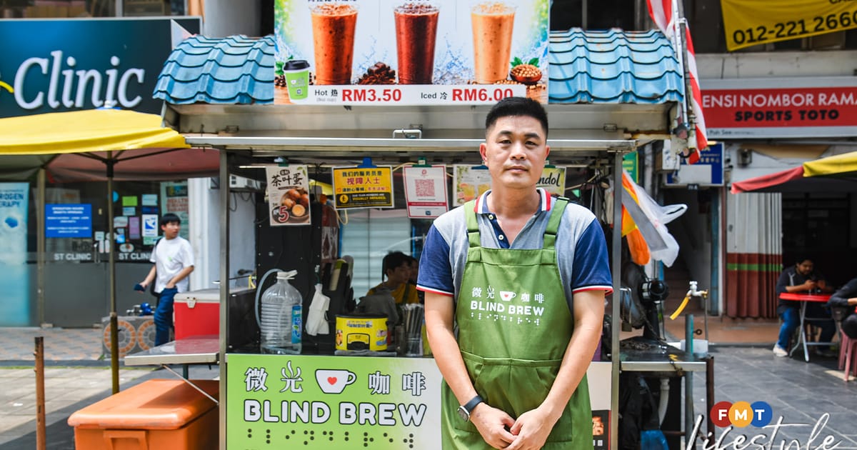 Usahawan Buta Mata Sky Soong Buktikan Kemampuan Melalui Kedai Minuman