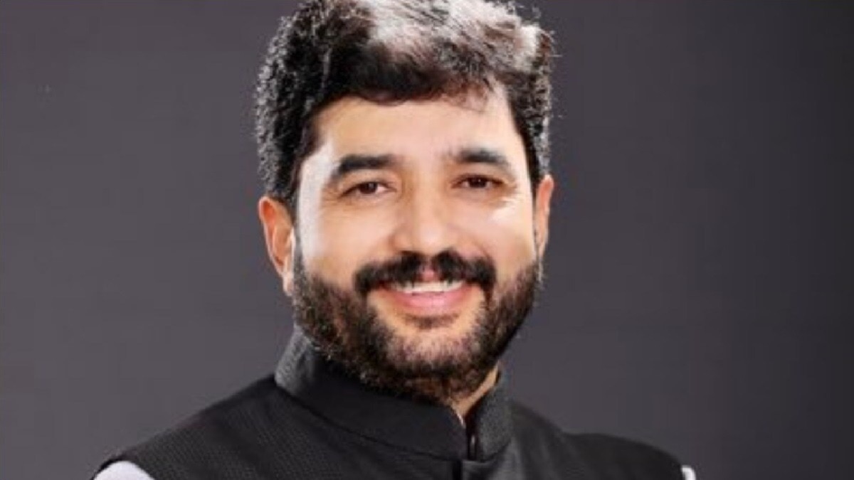 Biker faces case after overtaking minister's convoy in Pune