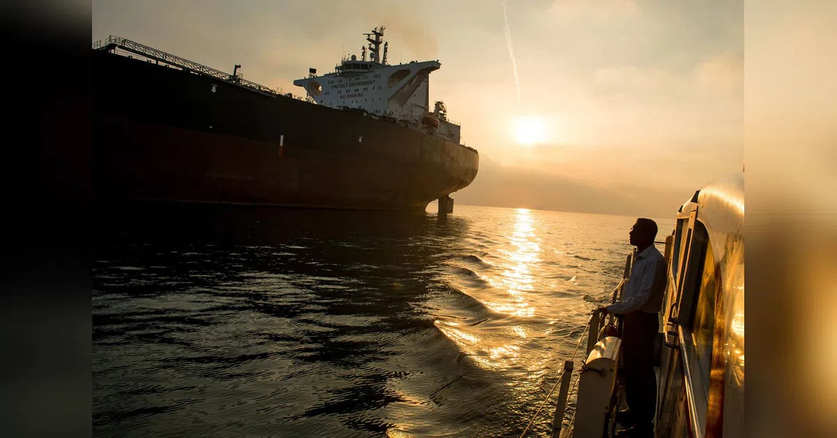 Oil markets face mixed signals as supply, geopolitics collide