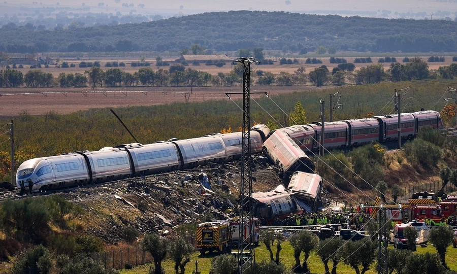 Spanish train crash kills 68 after control center error resumes service