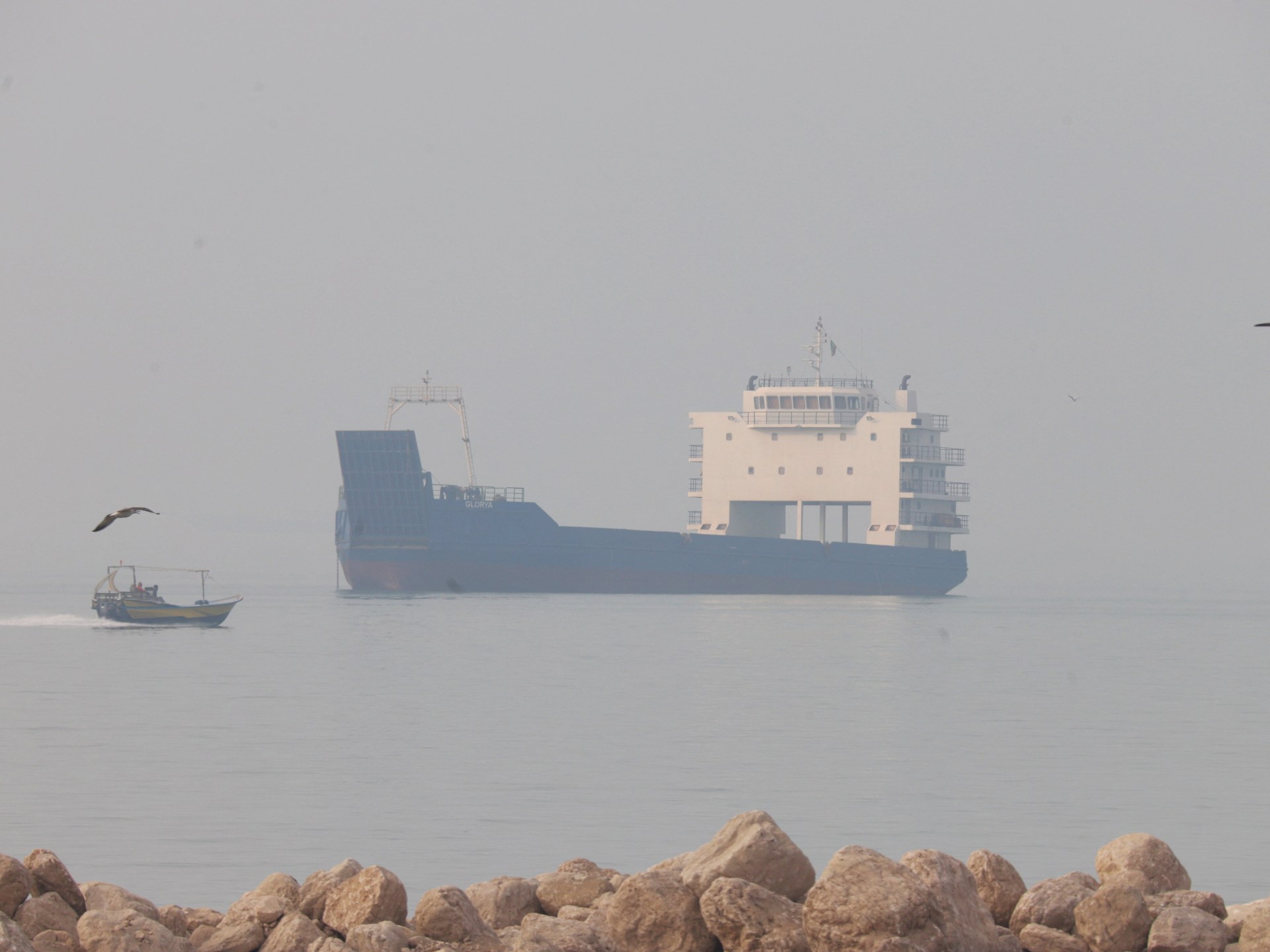 Shipping Industry Offers Steep Bonuses to Navigate Strait of Hormuz